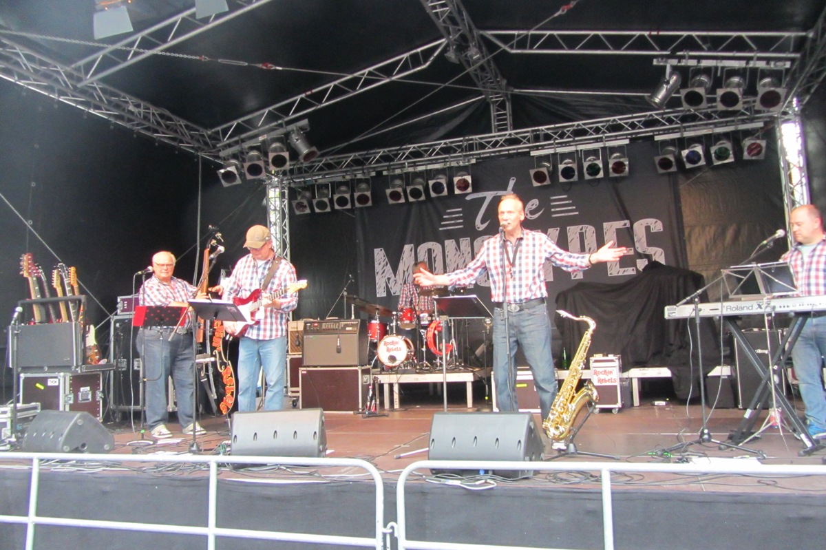 F 2016 07 16 01 LP Rathausplatz.JPG