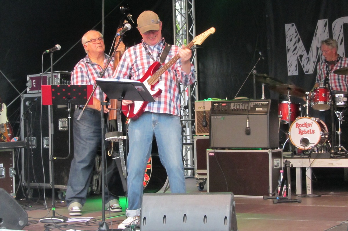 F 2016 07 16 06 LP Rathausplatz.JPG