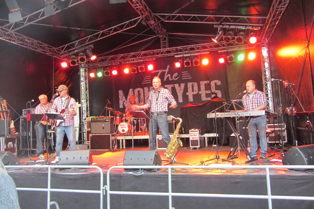 F 2016 07 16 13 LP Rathausplatz.JPG